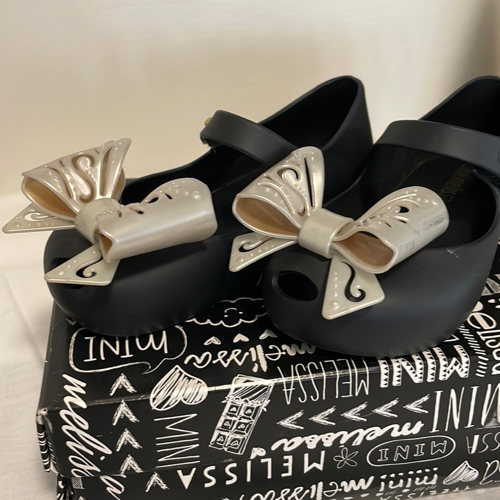 Mini Melissa Ultragirl Black/Gold Size 7 Toddler
